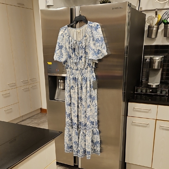 💕MAX STUDIO💕Bubble Sleeve Tiered Maxi Dress ~ Cream/Blue Bird Toile Large NWT - Picture 7 of 16